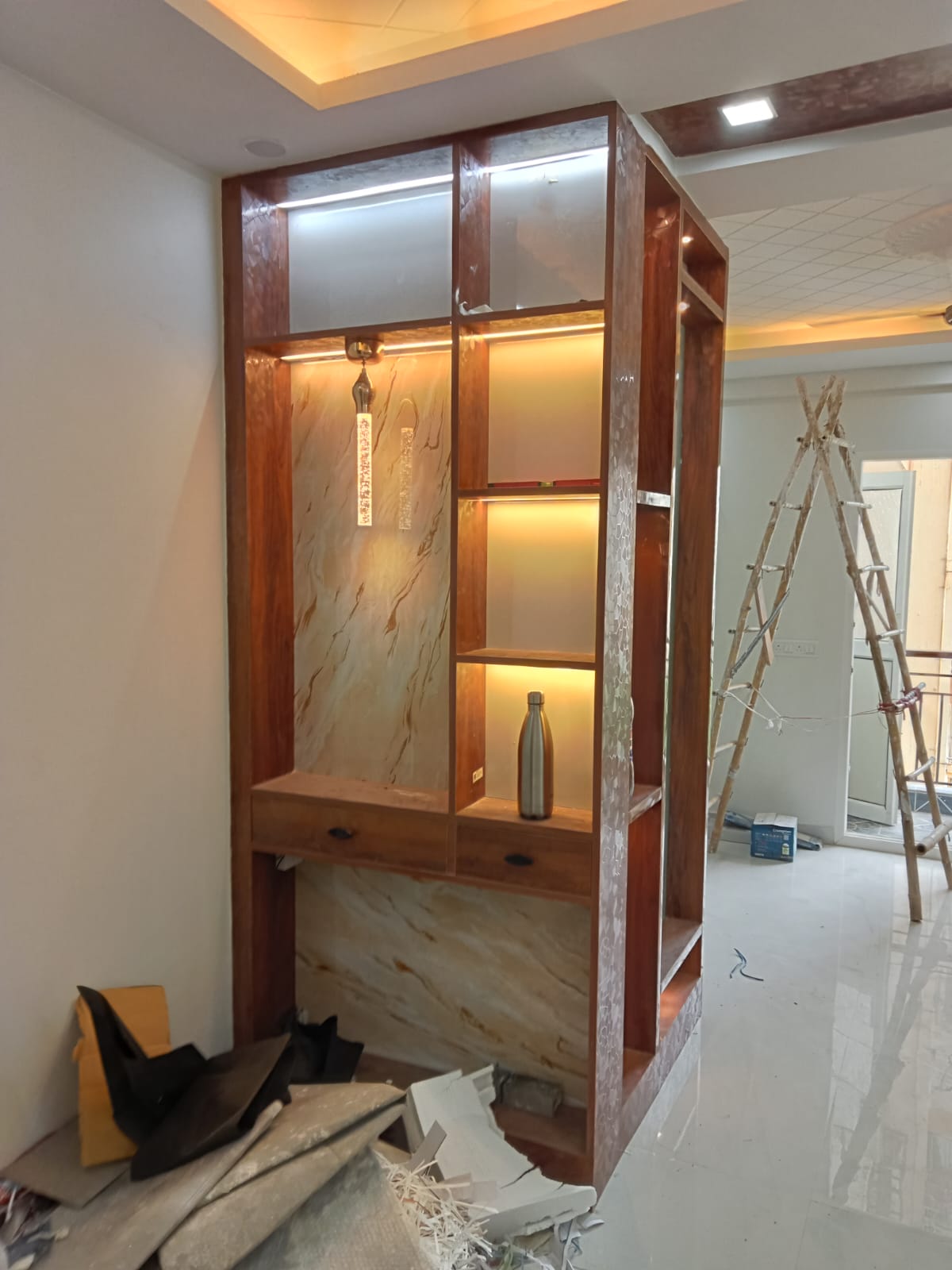 Display Unit with Lighting